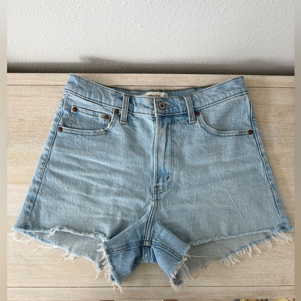 90s Relaxed Cut Off High Rise Short Size 27